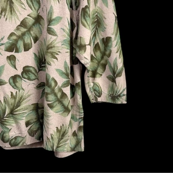 J Jill Palm Leaf Print Sweater Size Medium 3/4 Sleeve Tropical Green Knit Top - Picture 10 of 11